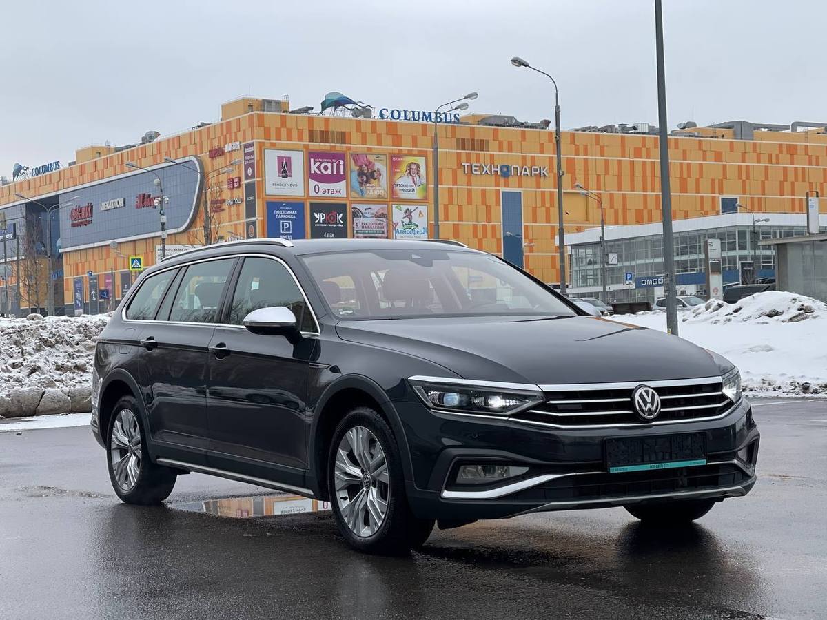 Купить Volkswagen Passat B8 универсал 5 дв., 2019 года, цвет: Черный, за  2350000 руб. в Санкт-Петербурге